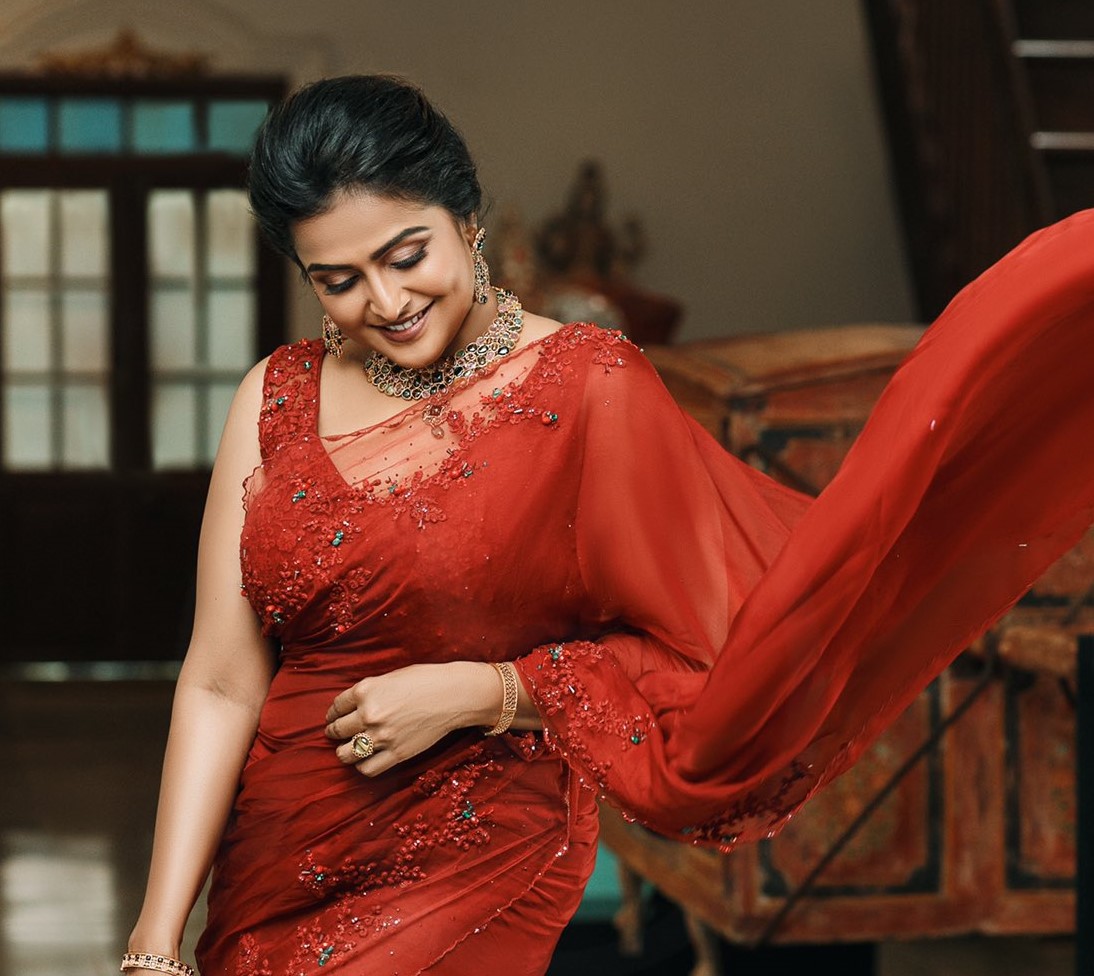 Ramya Nambeesan Photos.