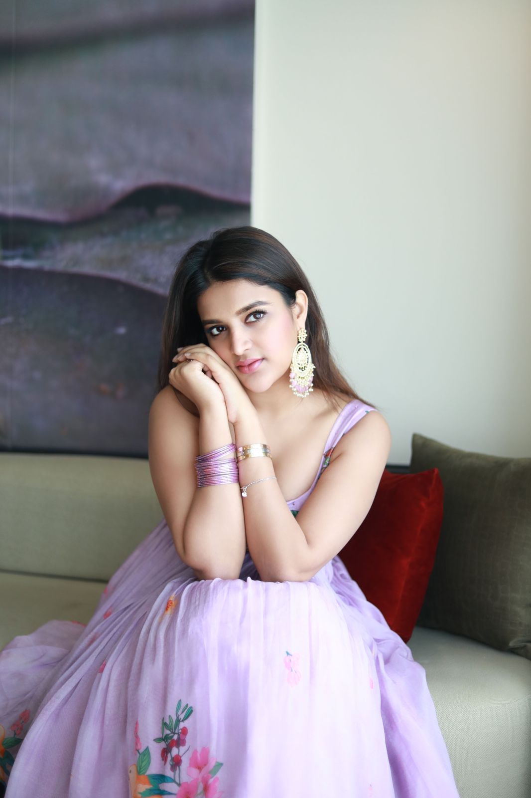 Nidhhi Agerwal Stunning Pics.