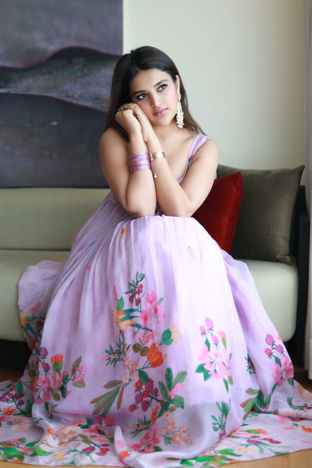 Nidhhi Agerwal Stunning Pics.