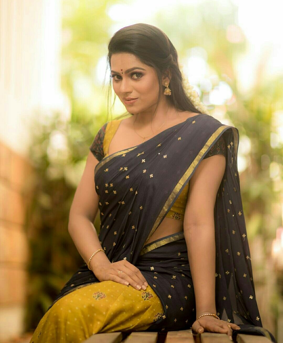 Delna Davis New Images.