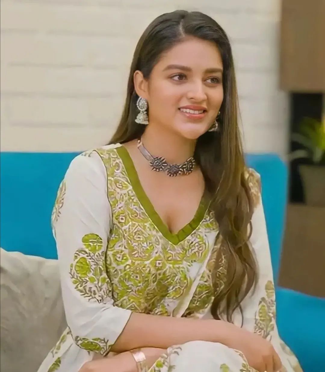 Nidhhi Agerwal Stunning Pics.