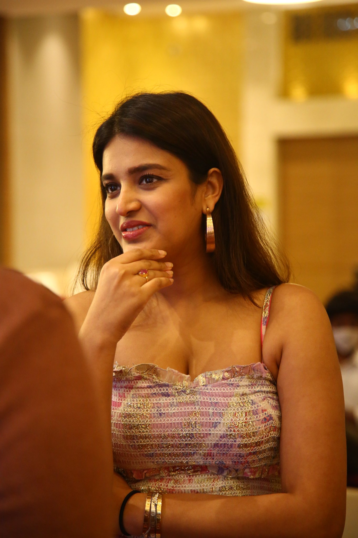 Nidhhi Agerwal Stunning Pics.