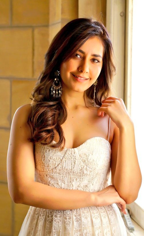 Raashi Khanna Stills.