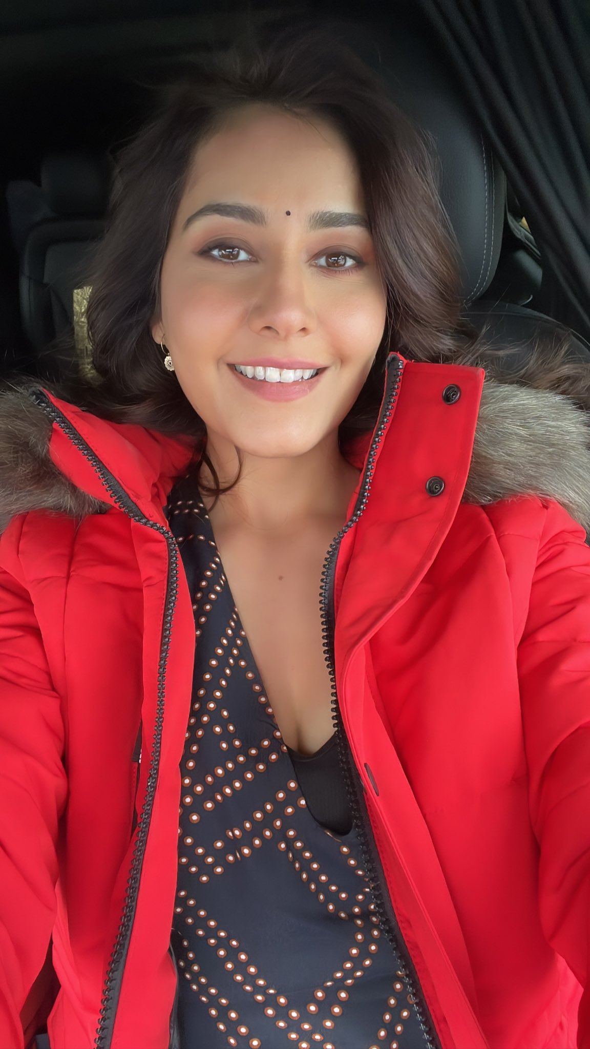 Raashi Khanna Stills.