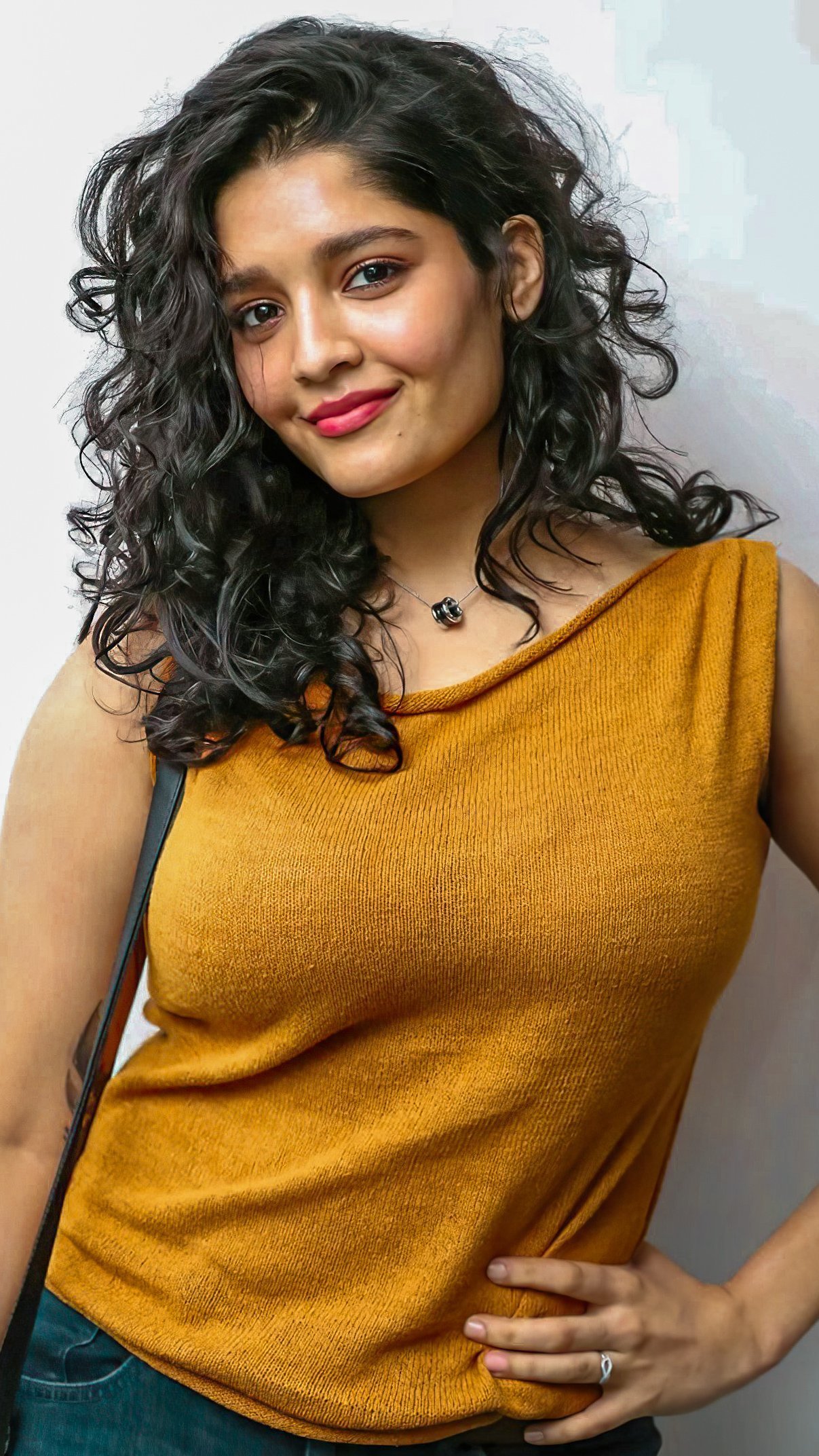 Actress Ritika Singh latest stills.