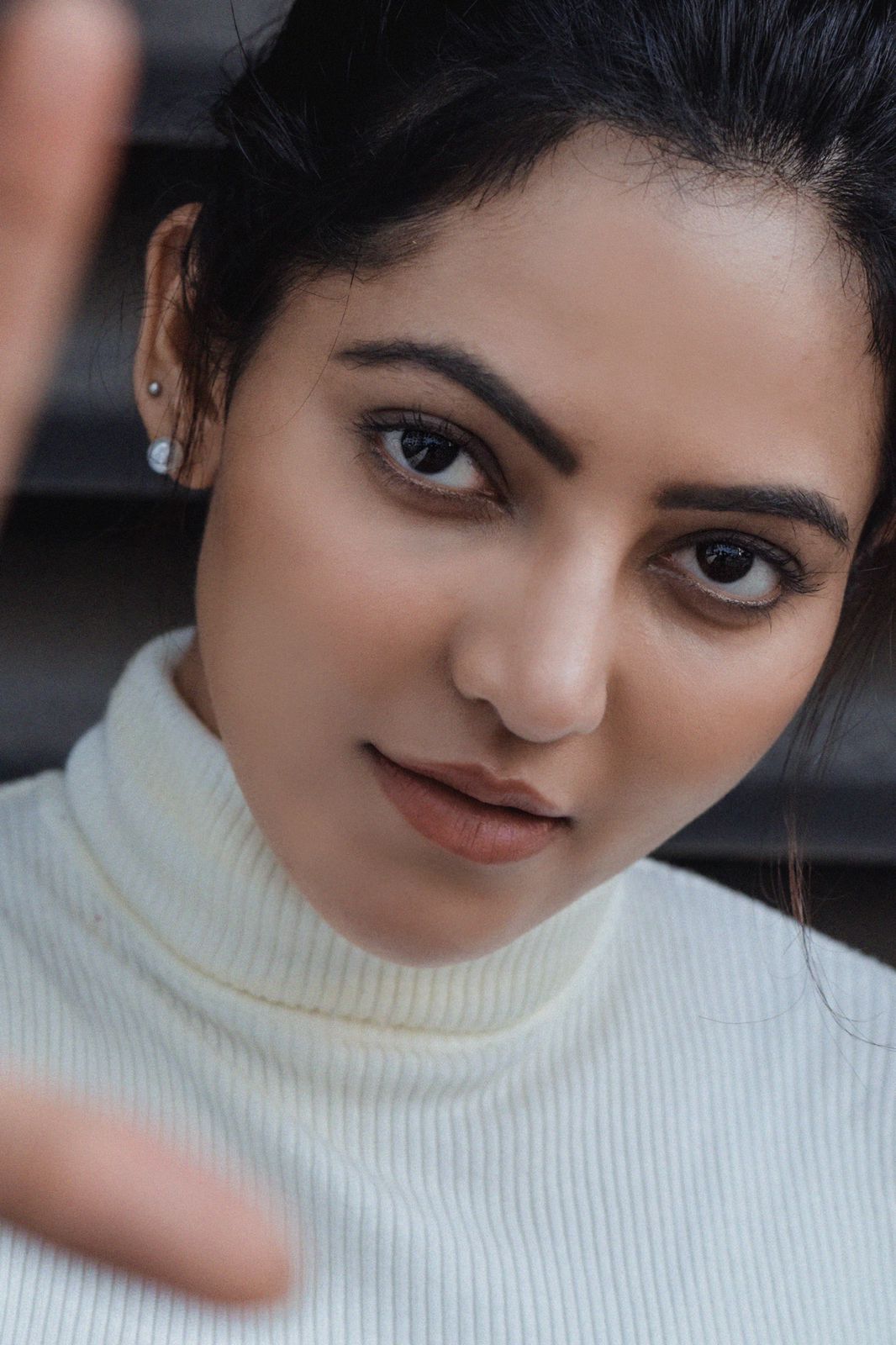 Athulya Ravi Dazzling Stills.