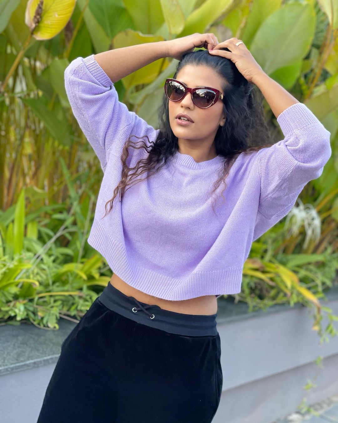 Aishwarya Rajesh Sizzling Pics.