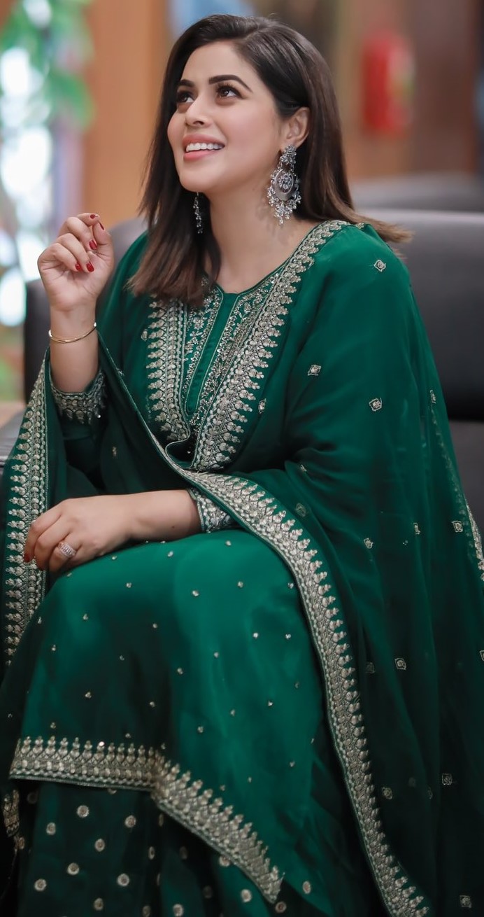 Poorna Beautiful Images.