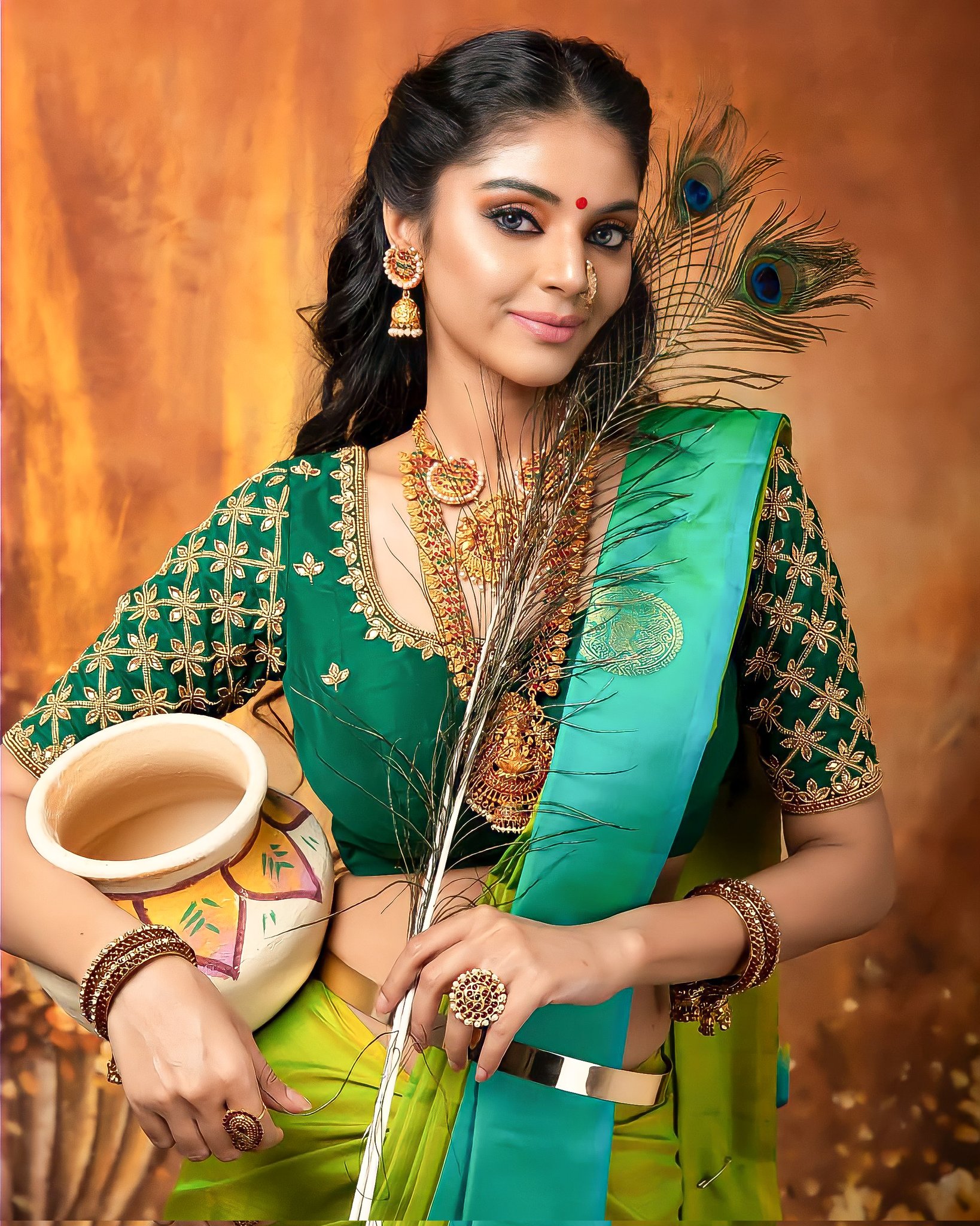 Actress Sanam Shetty Pictures.