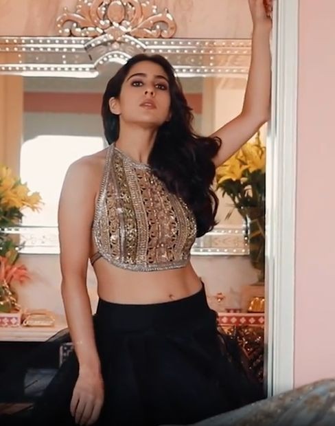 Sara Ali Khan New Images.