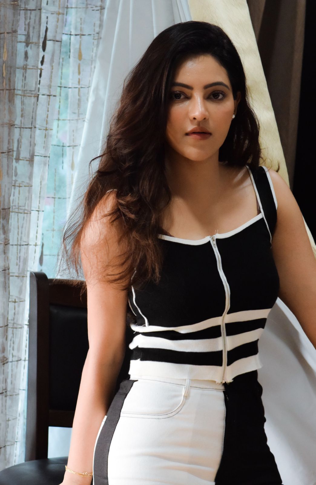 Athulya Ravi Dazzling Stills.