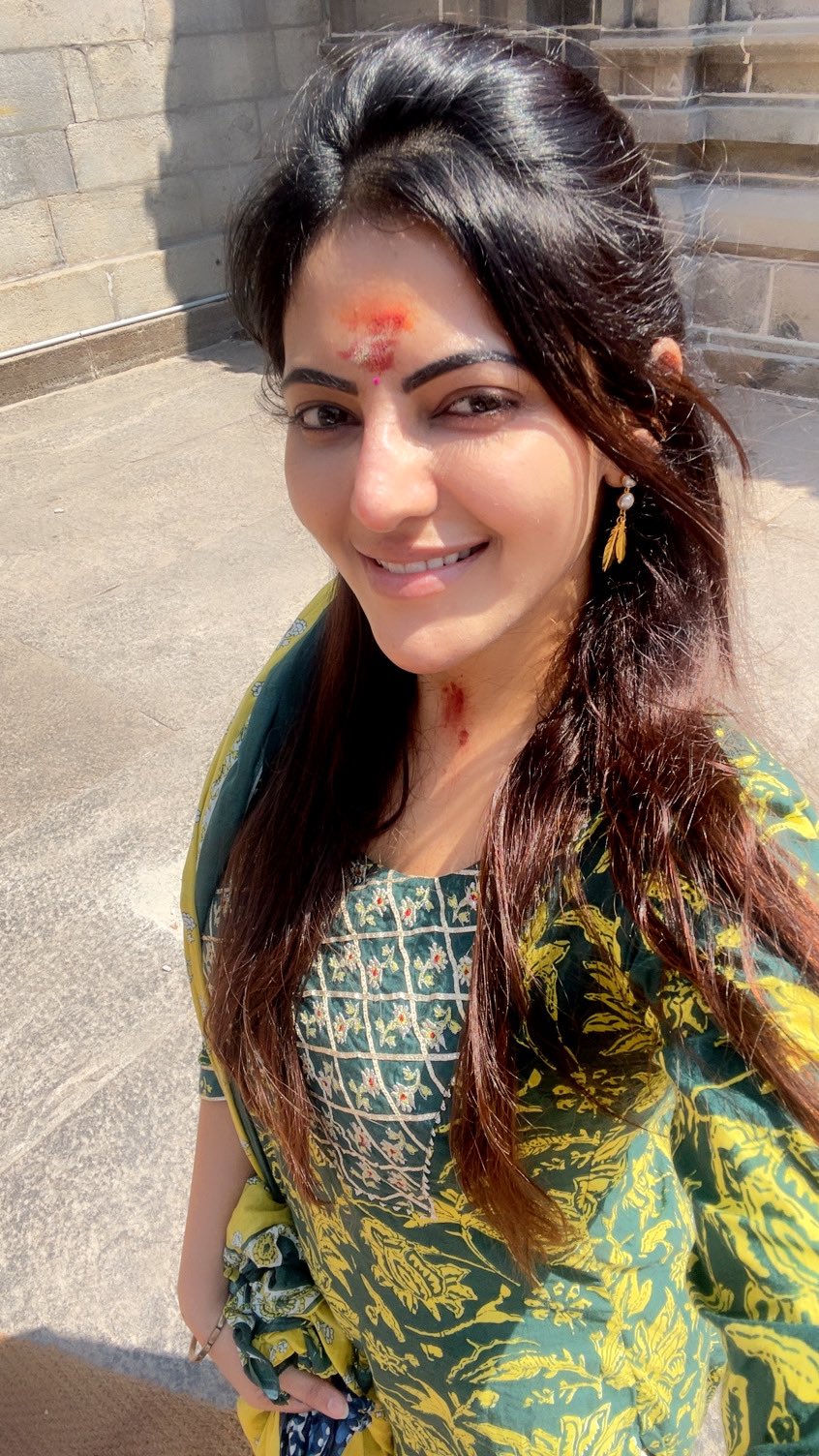 Athulya Ravi Dazzling Stills.