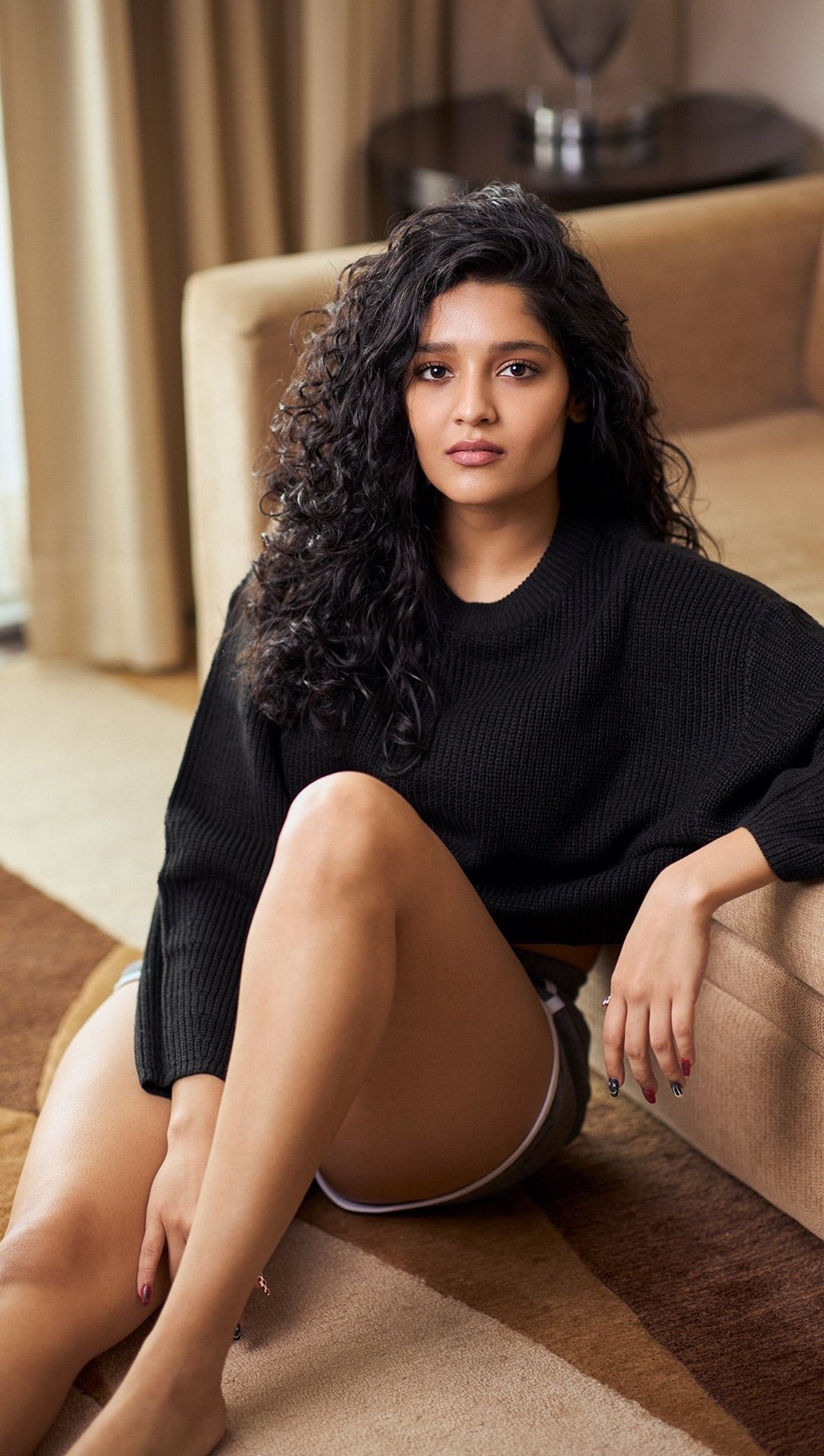 Actress Ritika Singh latest stills.