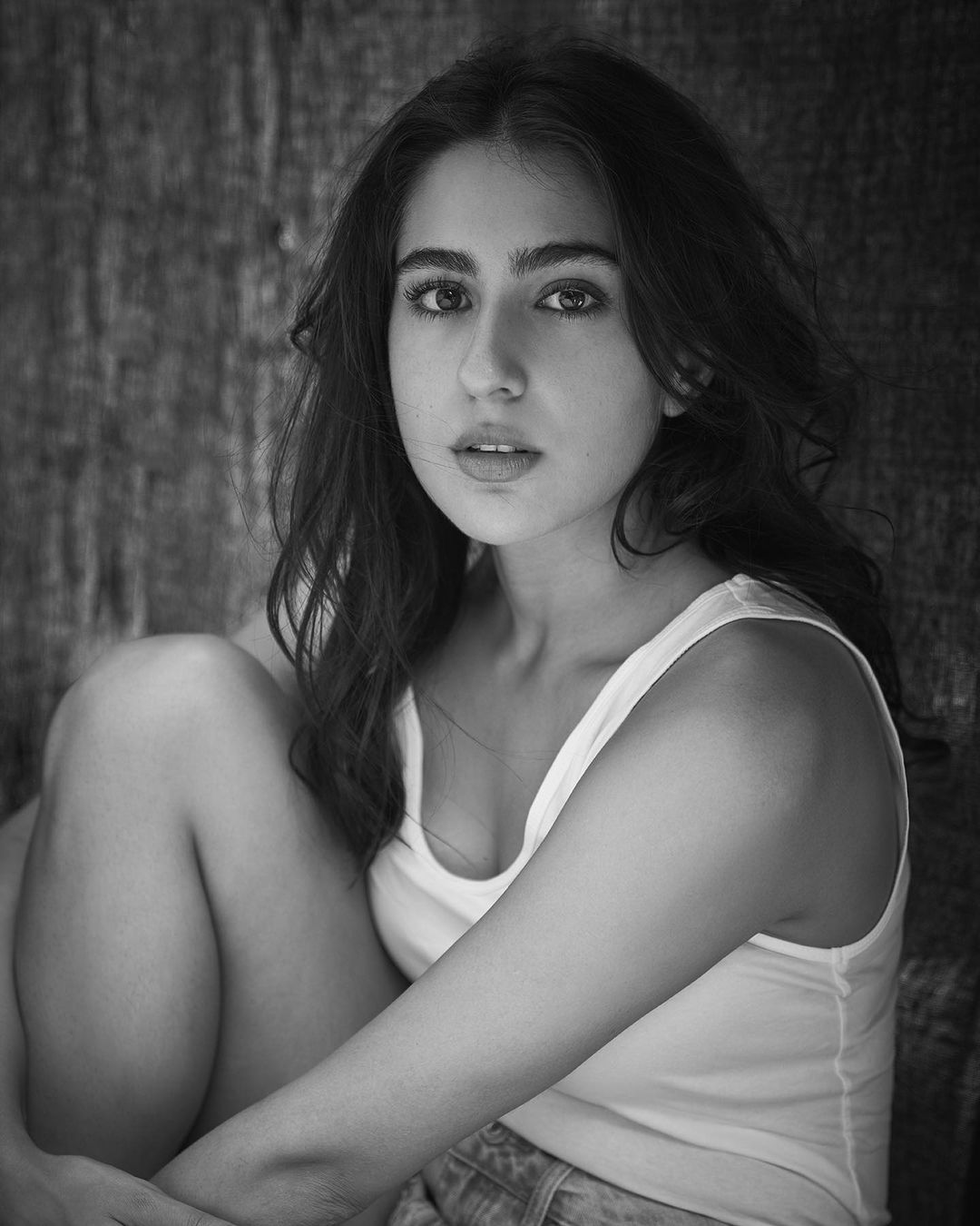 Sara Ali Khan New Images.