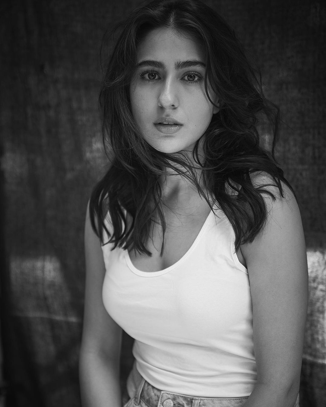 Sara Ali Khan New Images.