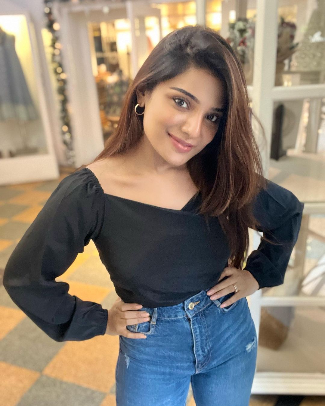 Aathmika Stunning Pictures.