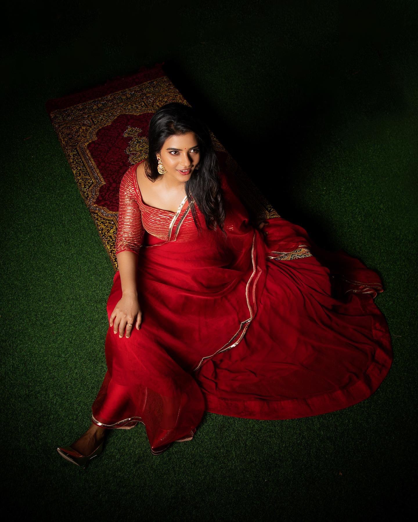 Aishwarya Rajesh Sizzling Pics.