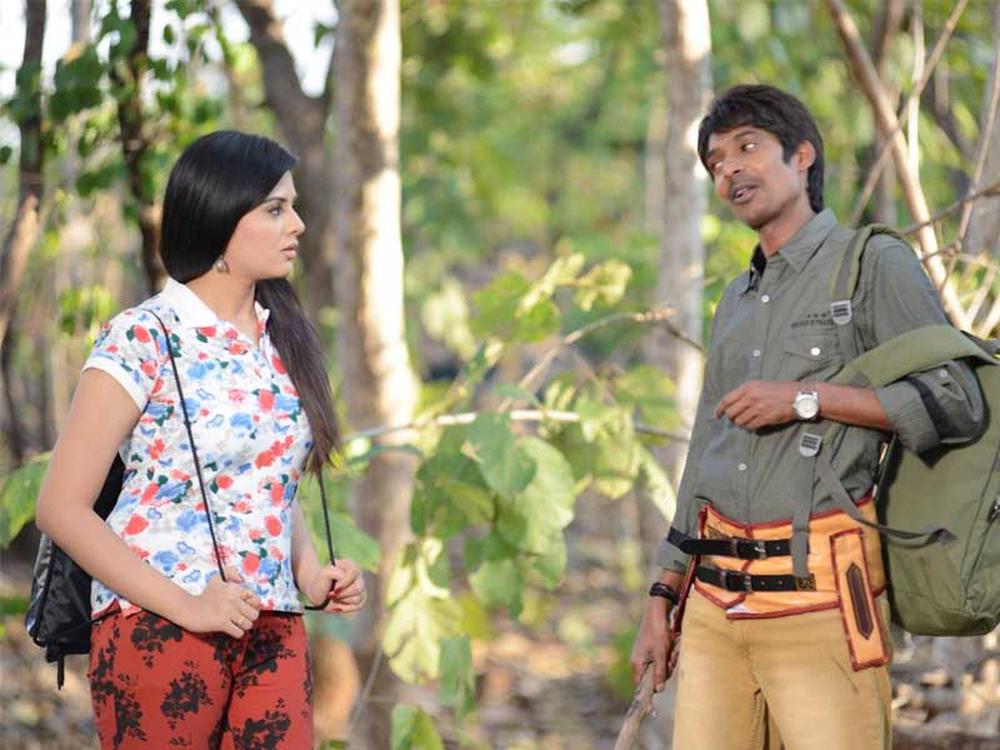 Dhanalakshmi Thalupu Thadithe Telugu Movie Stills | Sree Mukhi, Dhanraj