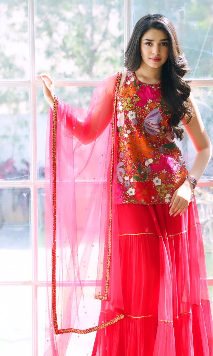 Krithi Shetty Sizzling Pics.