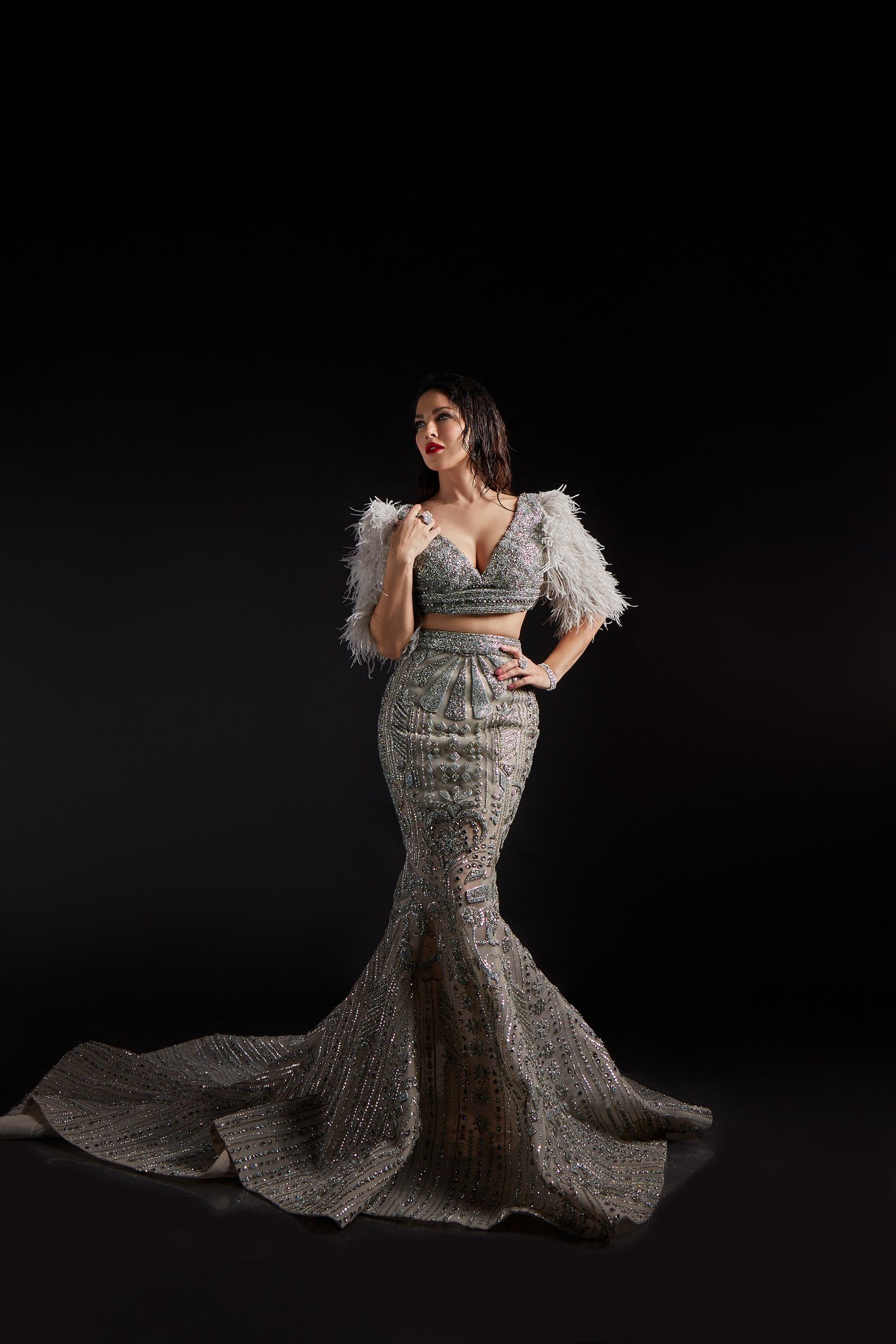 Charming Stills of Sunny Leone!