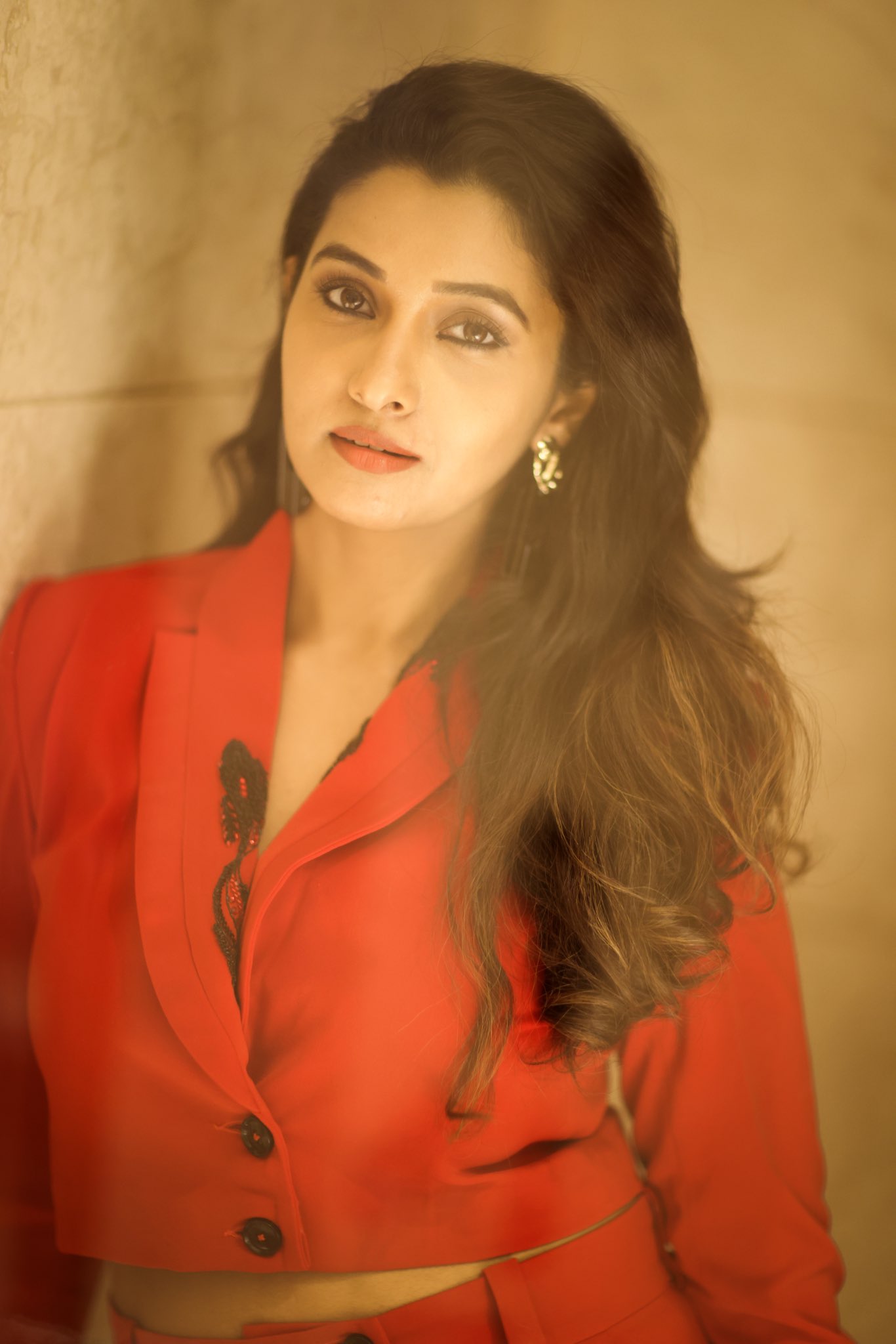 Fresh Photos of Priya BhavaniShankar!