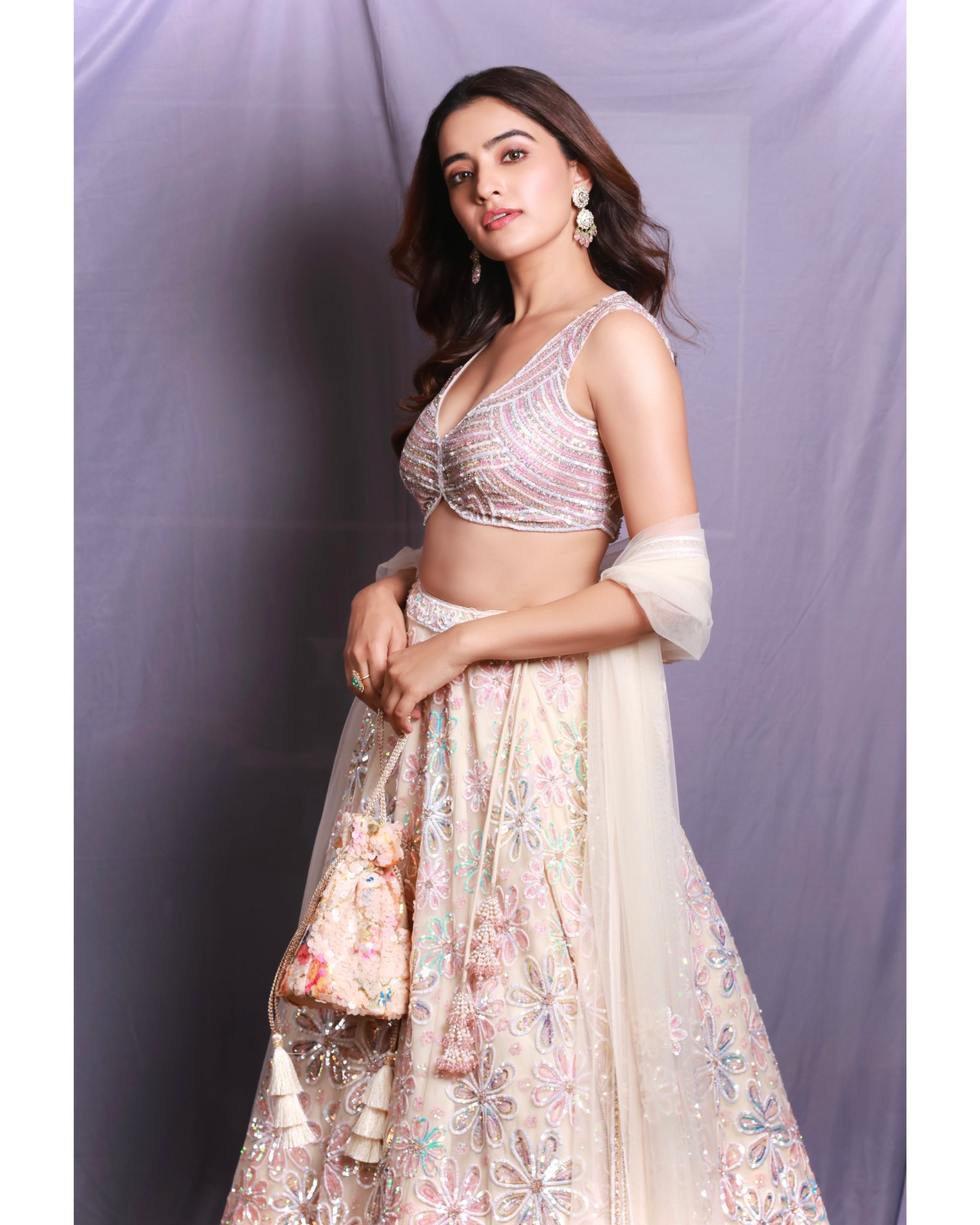 Beautiful Stills of Rukshaar Dhillon!