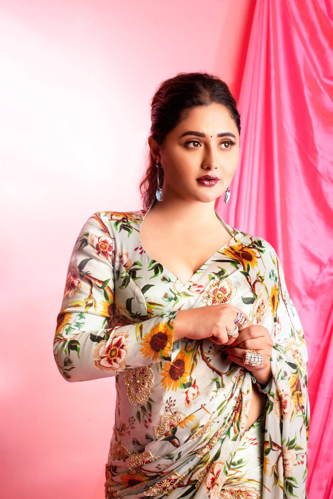 Gorgeous Stills of Rashami Desai!