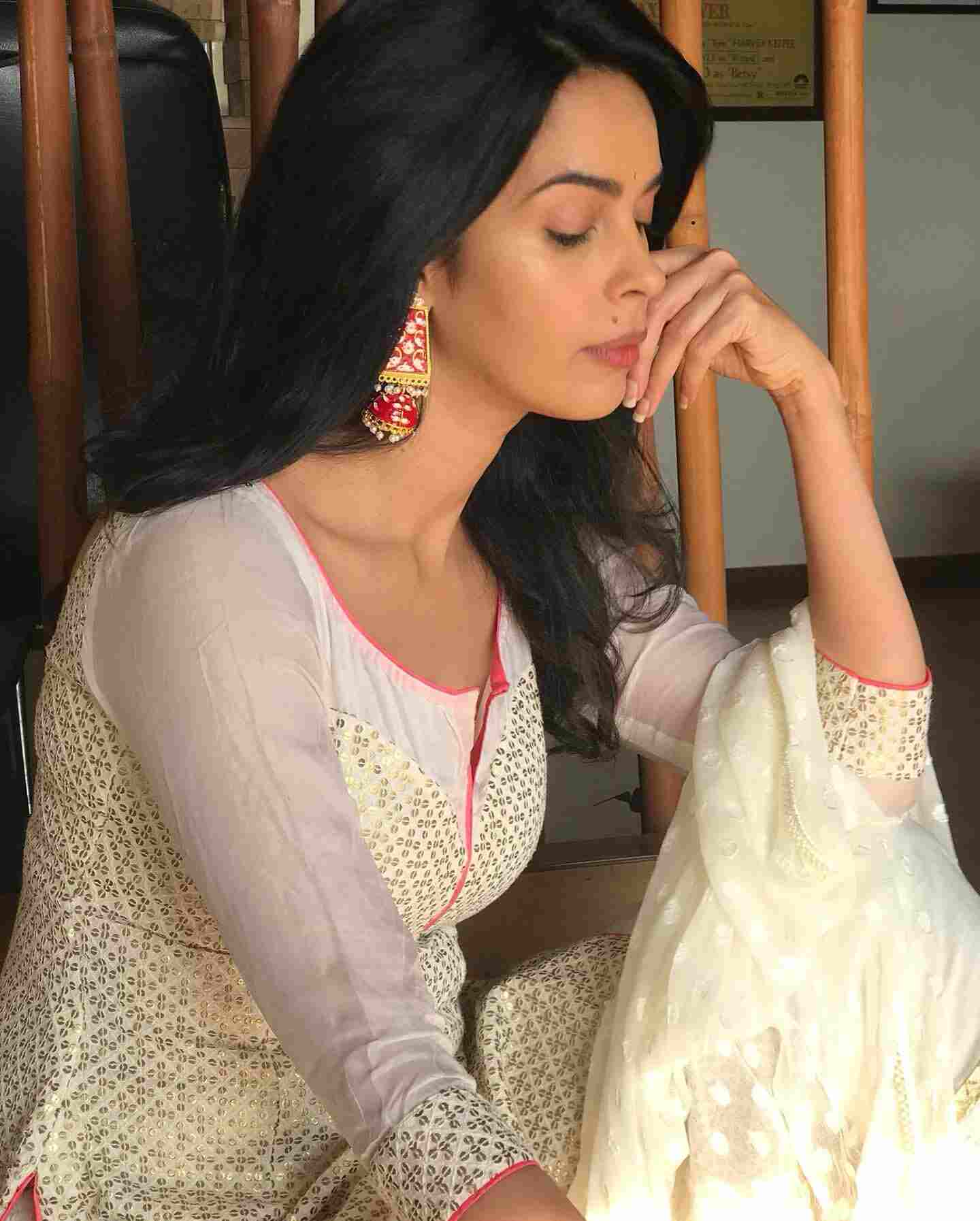 Charming stills of Mallika Sherawat!