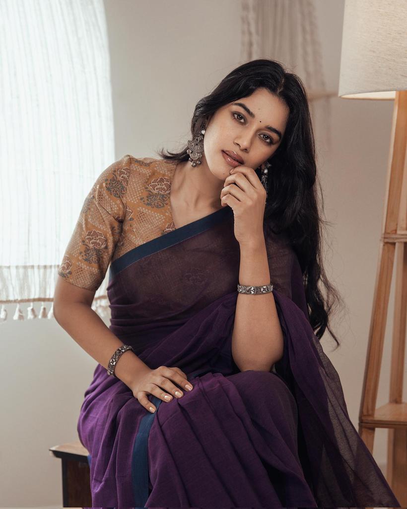 Beautiful Stills of Mirnalini Ravi!