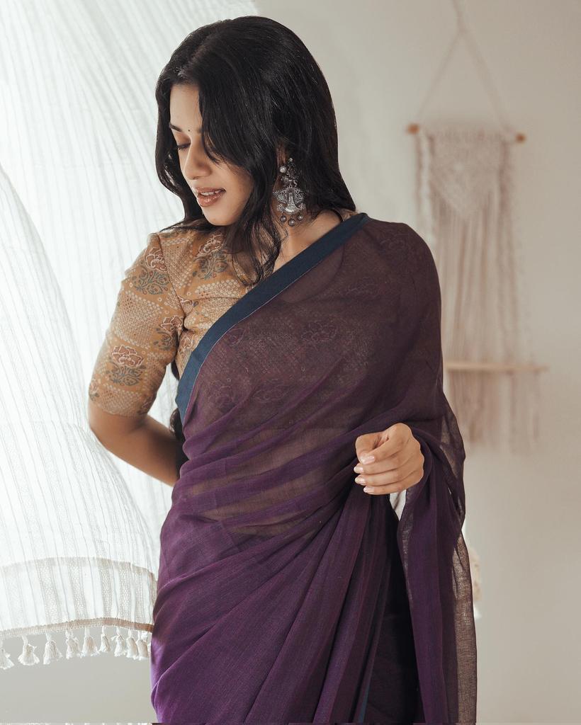 Beautiful Stills of Mirnalini Ravi!