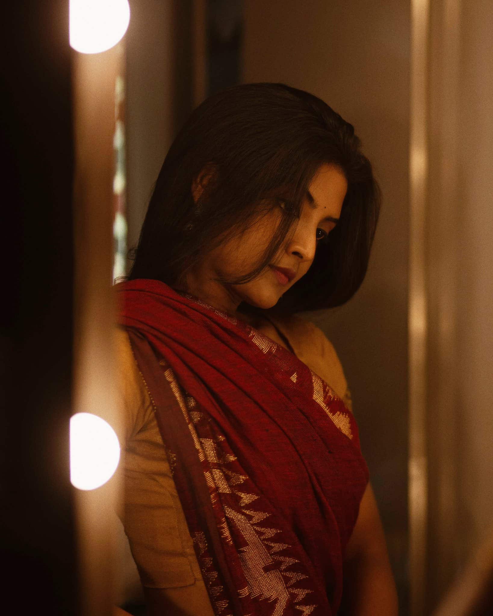 Sizzling Images of   Nivedhithaa Sathish!