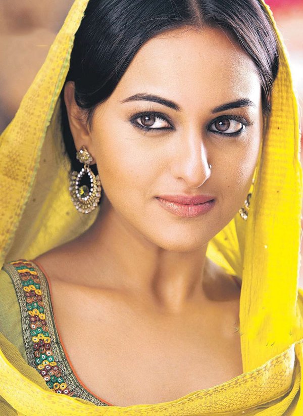 Sonakshi to star as Dawood Ibrahim’s sister