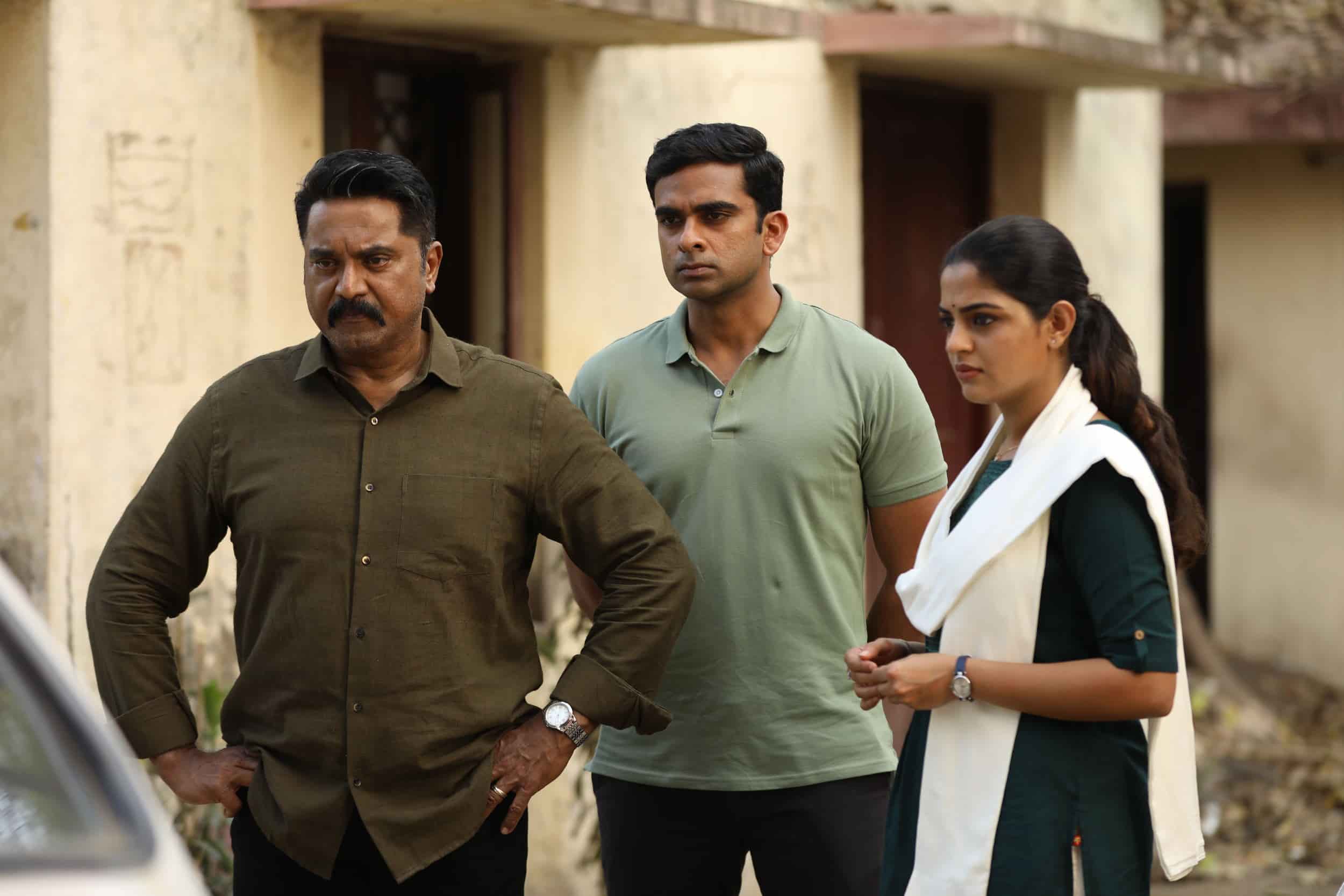 Por Thozhil Movie Stills!