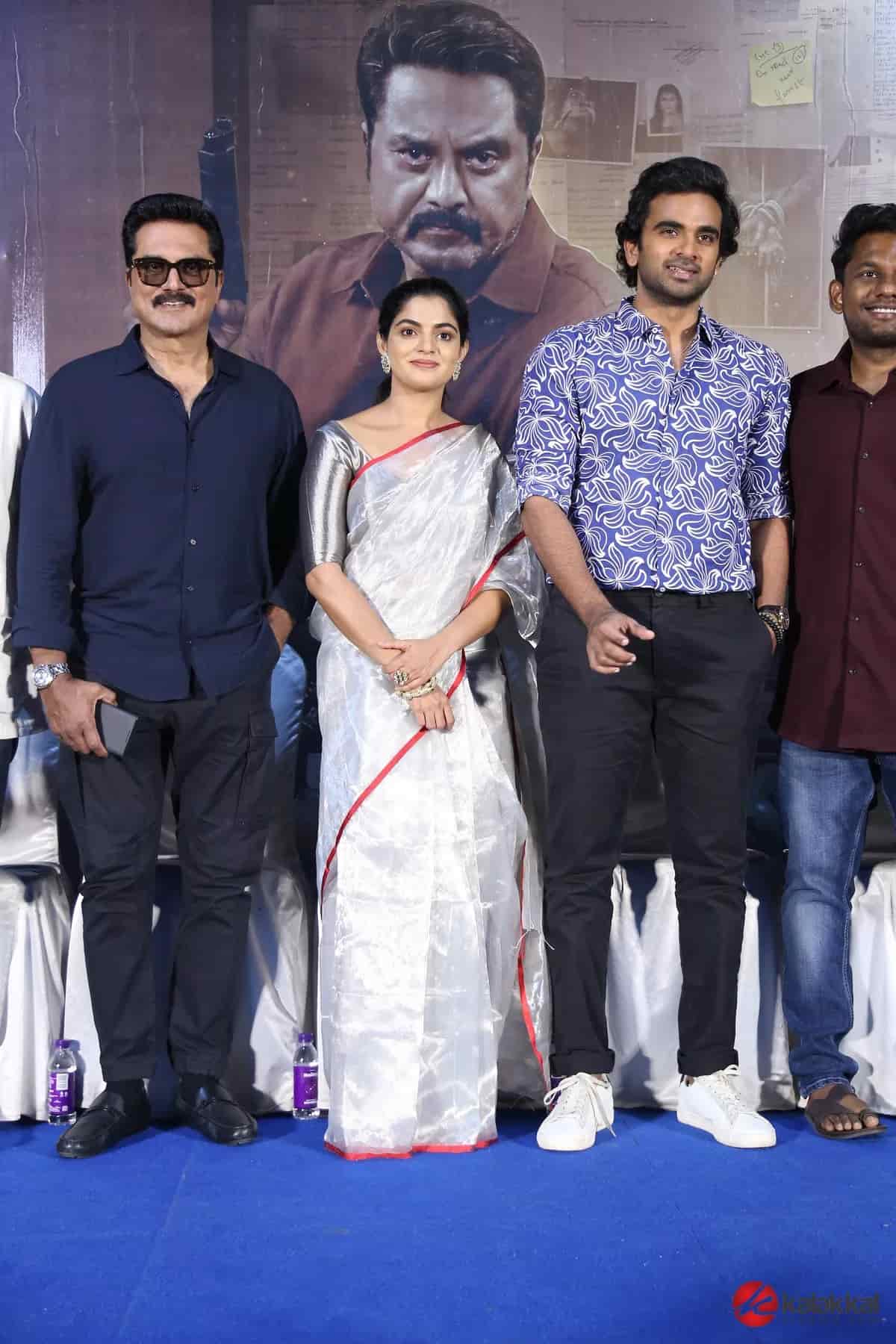 Por Thozhil Movie Stills!