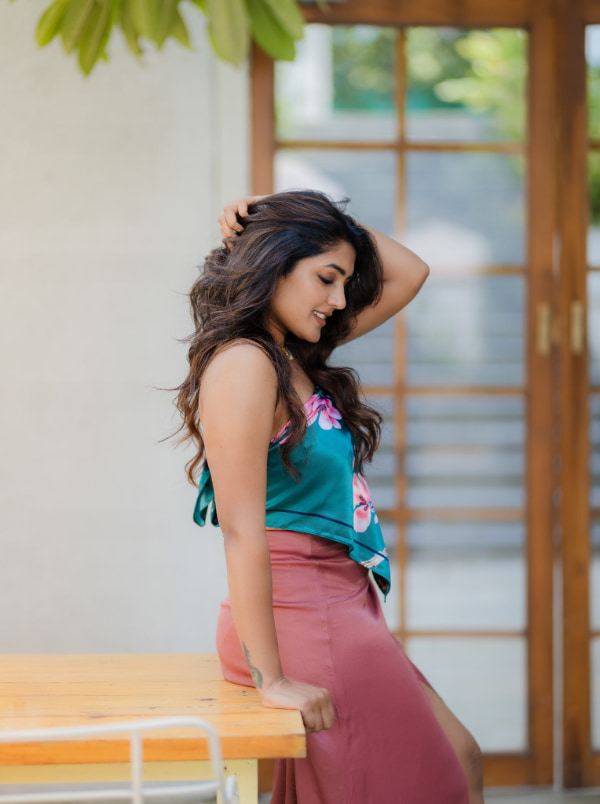 Sizzling Images of Eesha Rebba!