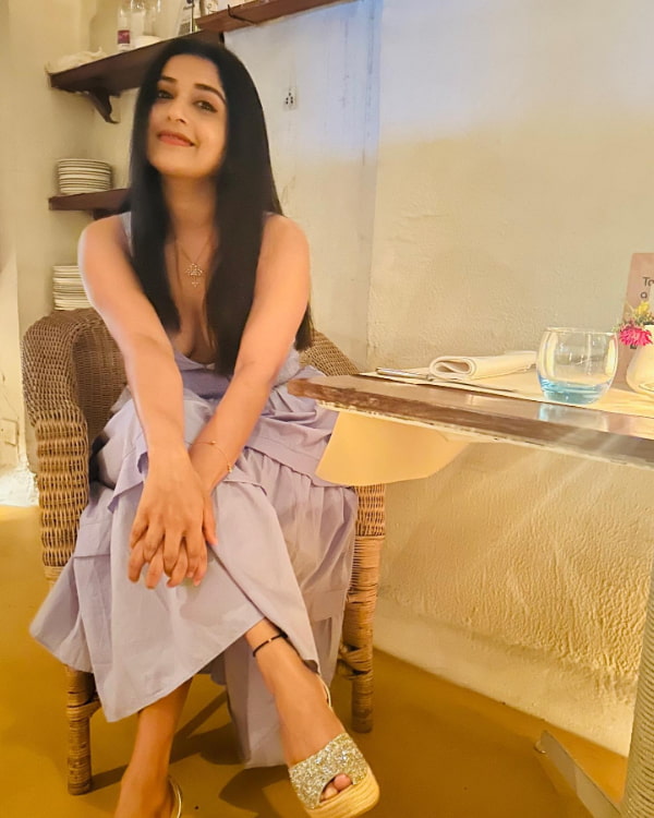 Gorgeous Stills of Meera Jasmine!