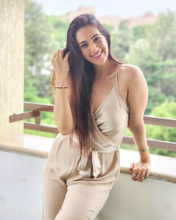 Sizzling Images of Arshin Mehta!