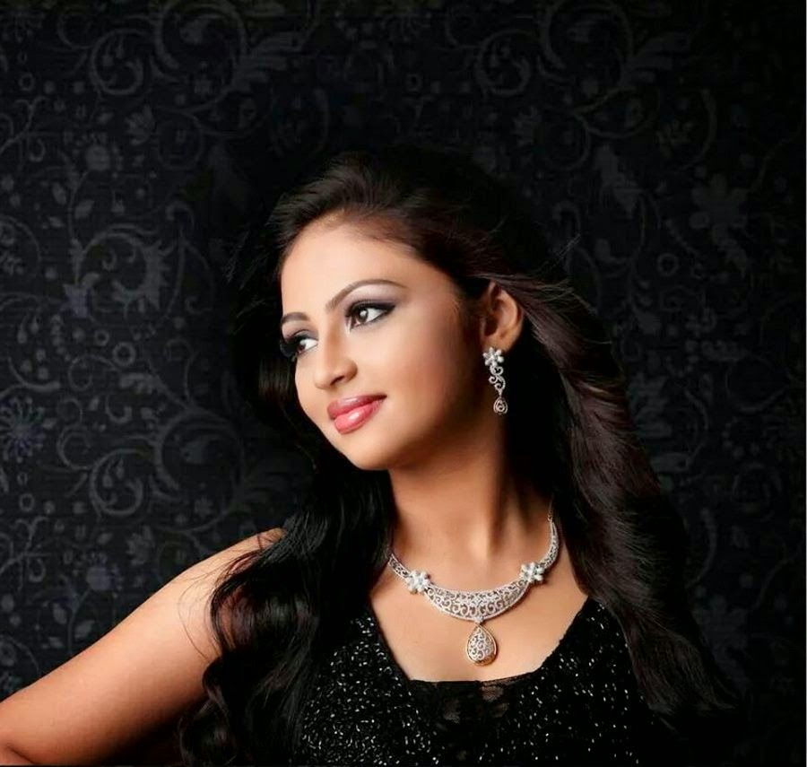 Actress Arundhathi Nair PhotoShoot Stills