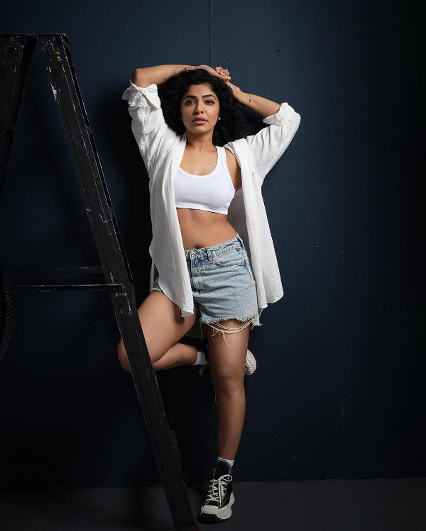 \"Discover the mesmerizing beauty of Rima Kallingal through stunning still photographs. Get enchanted by her charismatic allure and elegance as we showcase the latest captures of this talented actress. Don't miss out on these trending moments! #RimaKallingal #GorgeousStills #ActressVibes\"