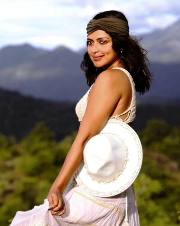 \"Stunning Amala Paul: Explore the Latest Captivating Images!\"