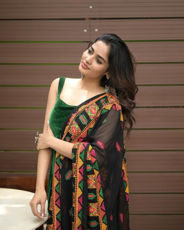 Immerse yourself in the mesmerizing beauty of Teju Ashwini through a stunning collection of stills. Explore her enchanting presence captured in these breathtaking photographs. Discover the essence of Teju Ashwini's allure in these timeless images. #TejuAshwini #StunningPhotography #BreathtakingStills\r\n\r\n