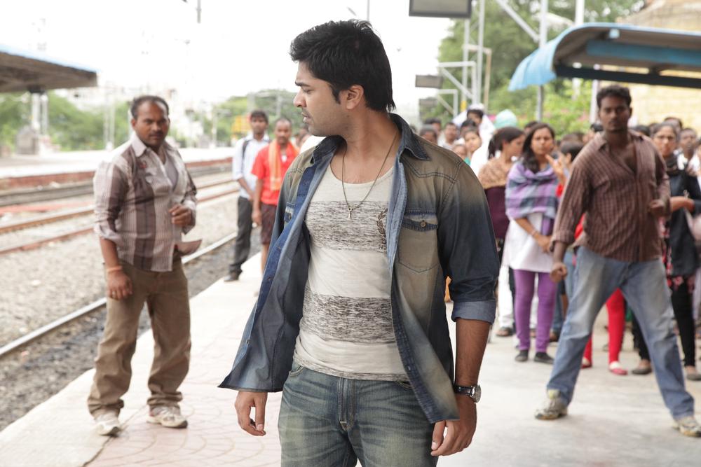 Vaalu Tamil Movie Stills | Simbu