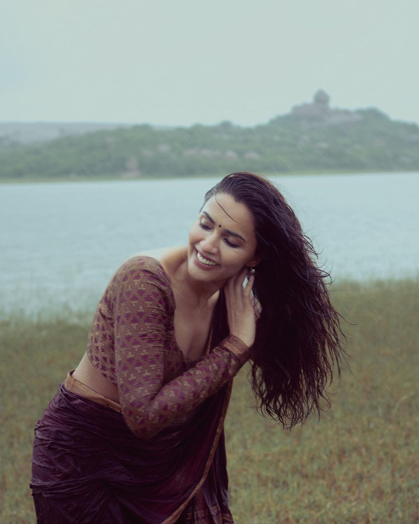 \"Captivating Photos of Akshara Gowda: Stunning Stills from the Latest Shoot!\"