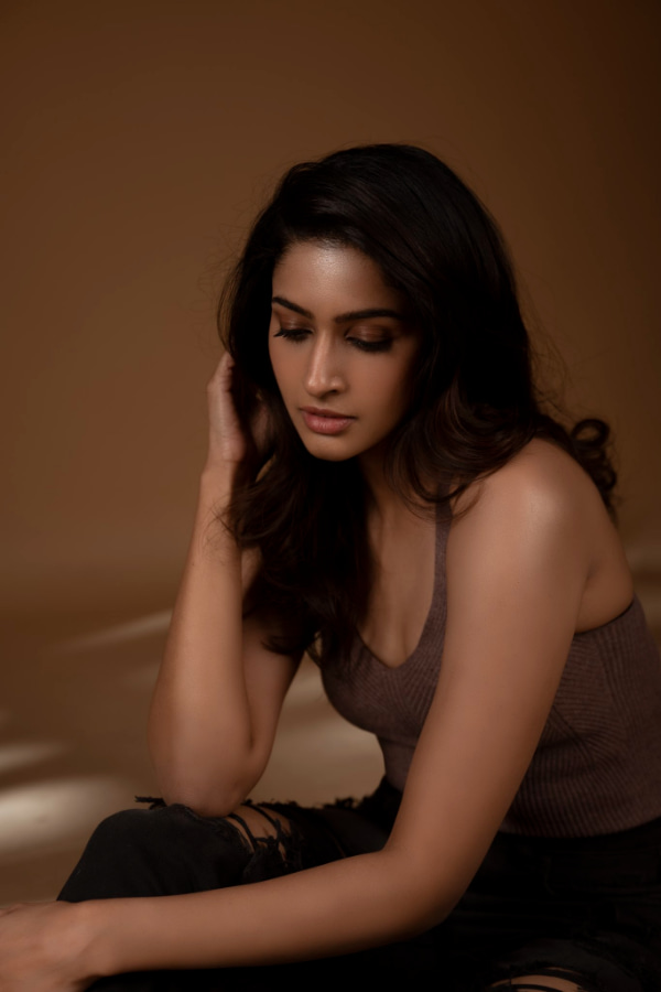 Discover the mesmerizing beauty of Tanya Ravichandran through our collection of lovely images. Be captivated by her charm and elegance as we present the latest trending snapshots of this talented actress. #TanyaRavichandran #LovelyImages #ActressBeauty #StunningPhotos #TrendingTalent