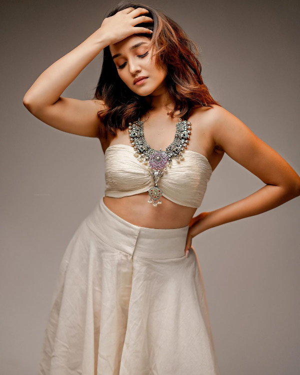 Explore the enchanting world of Anikha through these mesmerizing stills!  Don't miss out on the latest trending photos of the talented star!