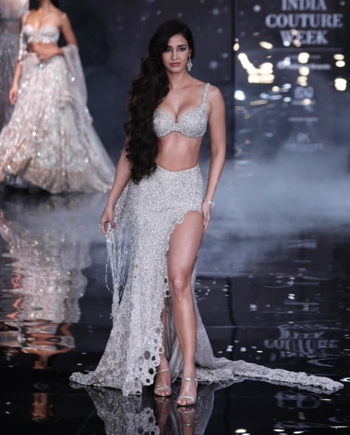 \"Stunning Pictures of Disha Patani | Must-See Lovely Images | Trending Celeb Snaps\"