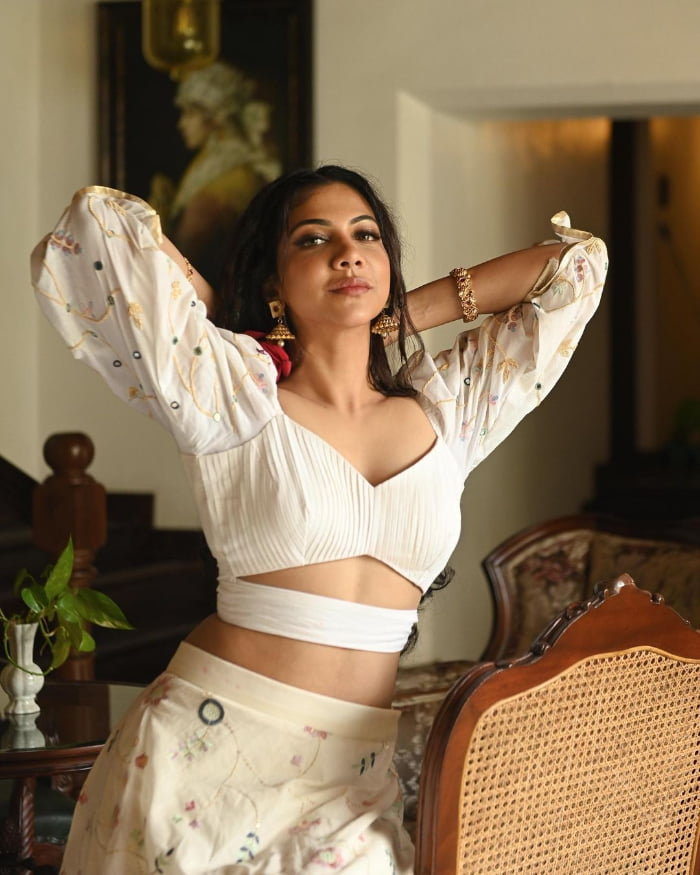 Immerse yourself in the enchanting world of Madonna Sebastian through these beautiful stills!  Discover the latest trending photos capturing the timeless elegance of this talented starlet. #MadonnaSebastian #StunningStills #CelebPhotography #GlamourousPortraits