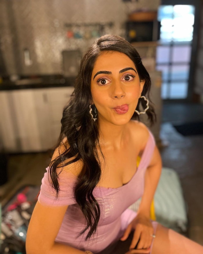 \"Captivating Portraits of Gehna Sippy: Explore Lovely Images in 2023!\"