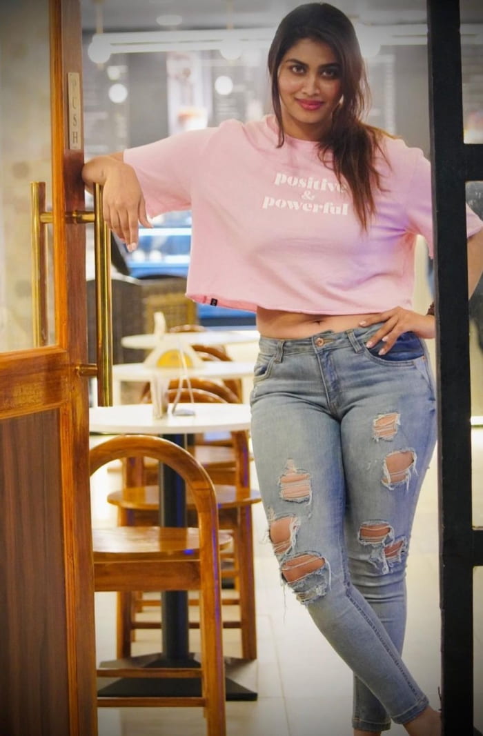 \"Captivating Shivani Narayanan Pictures: Discover the Latest Trending Snaps!\"