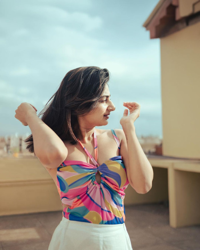  \"Discover the most recent and captivating images of Esther Anil in our updated photo collection. Stay up-to-date with Esther Anil's latest snapshots and moments. #EstherAnil #NewestImages #SnapshotGallery\"